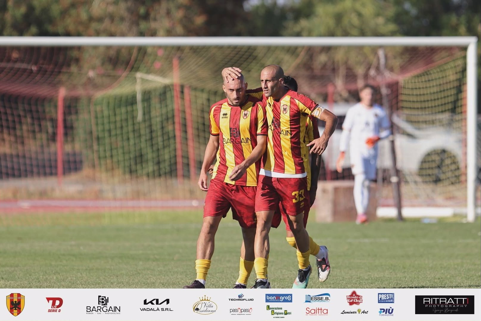 Due calciatori della Nuova Igea Virtus sul campo durante Igea–Nissa del 4 ottobre 2026.